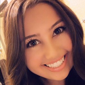 Meet your Posher, Mikaela